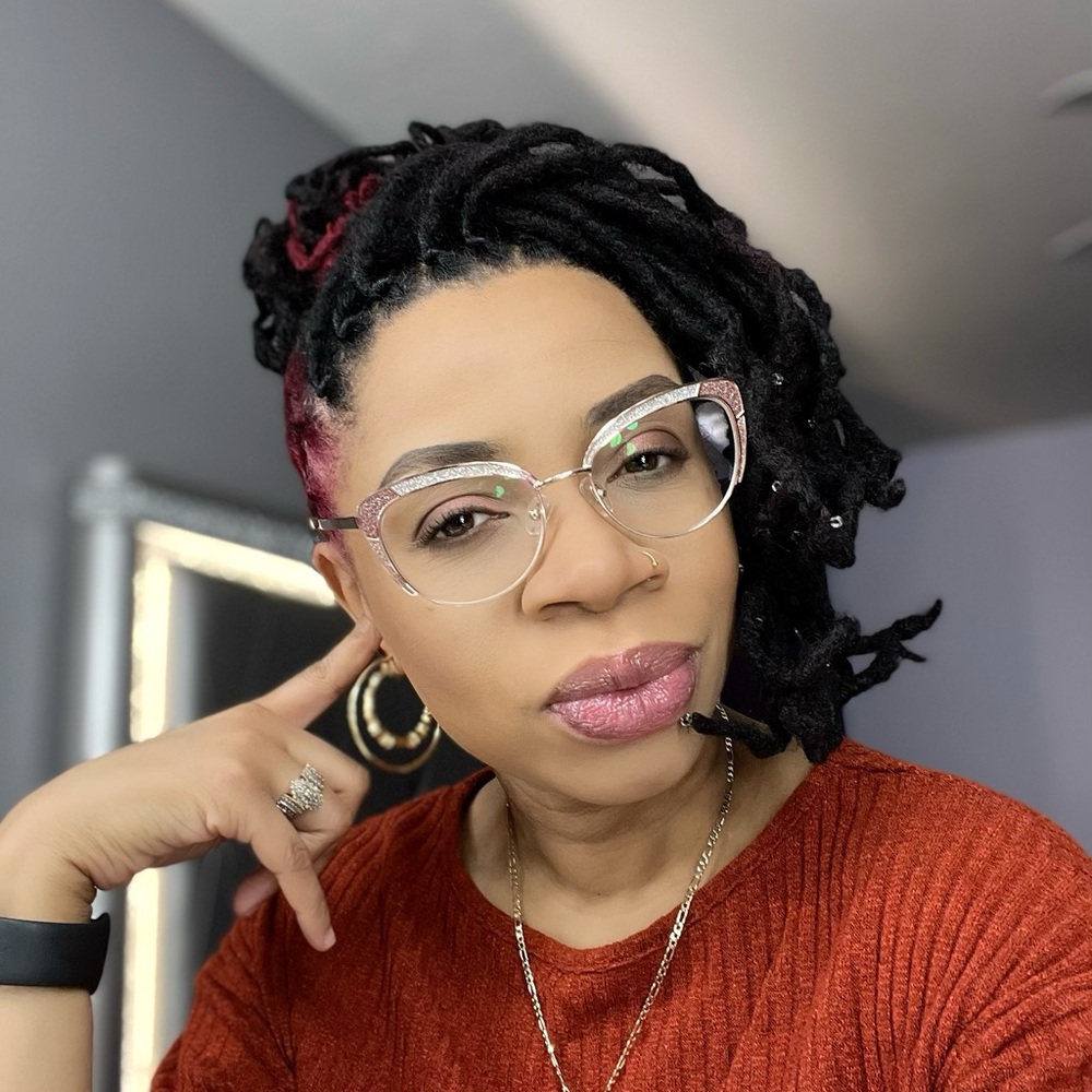 Meet your Posher, Darice (Dar-Reece)